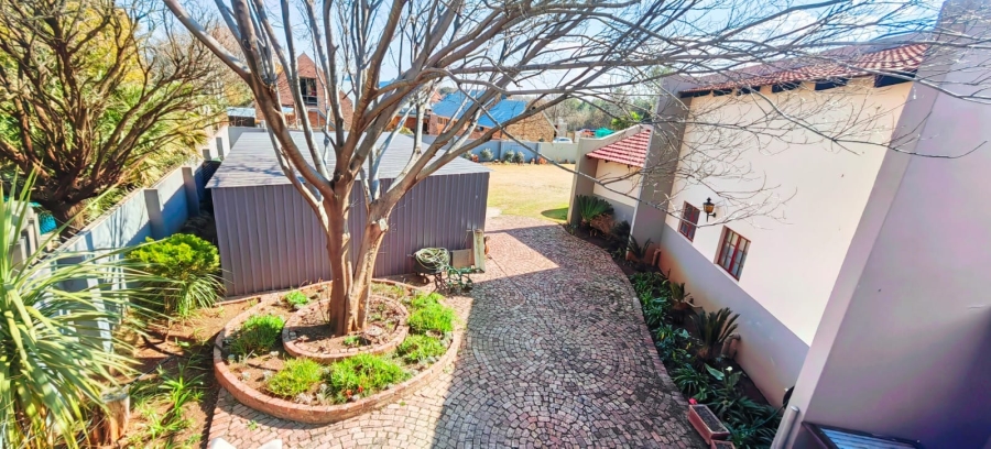 4 Bedroom Property for Sale in Mooivallei Park North West